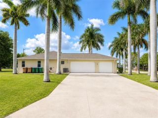 305 SE 16th PL, Cape Coral, FL 33990