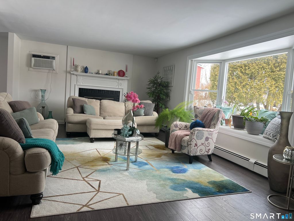 79 Westbrook Drive, Waterbury, CT 06705