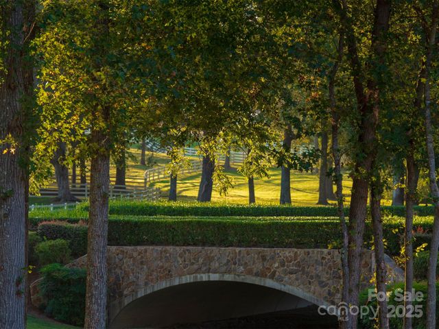 6005 Long Stirrup Lane, Mint Hill, NC 28227