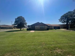 2015 E BANK STREET, Iowa Park, TX 76367