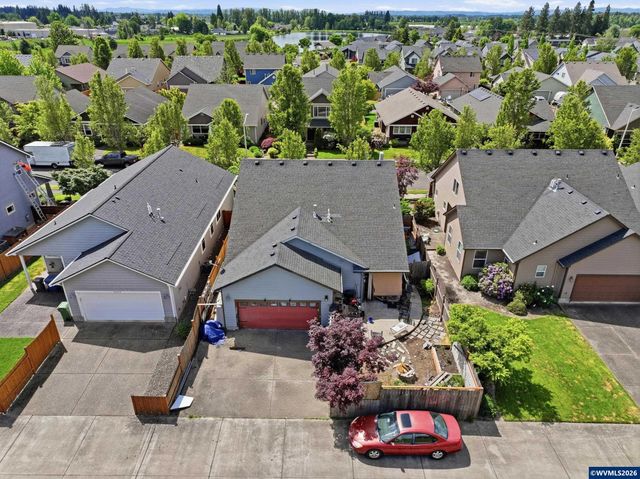 1701 Webb Lake Dr, Silverton, OR 97381