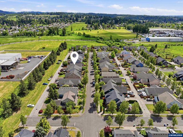 1701 Webb Lake Dr, Silverton, OR 97381