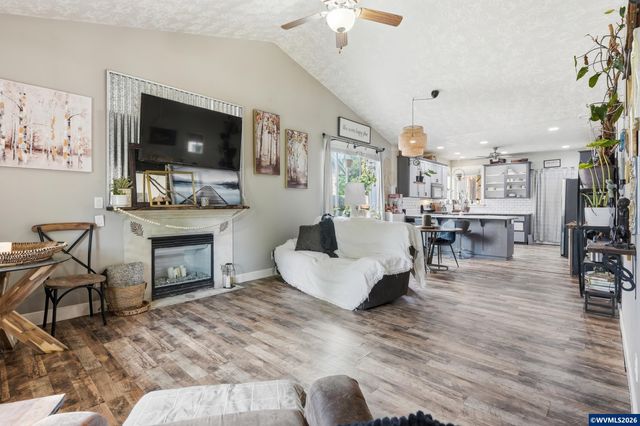 1701 Webb Lake Dr, Silverton, OR 97381