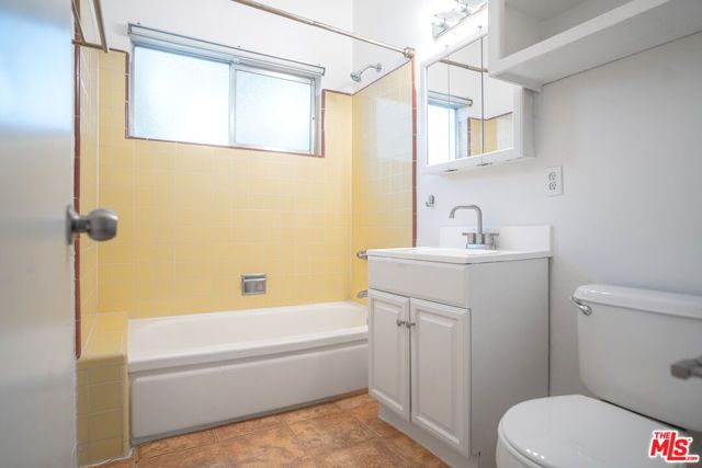 941 N San Vicente Boulevard, West Hollywood, CA 90069