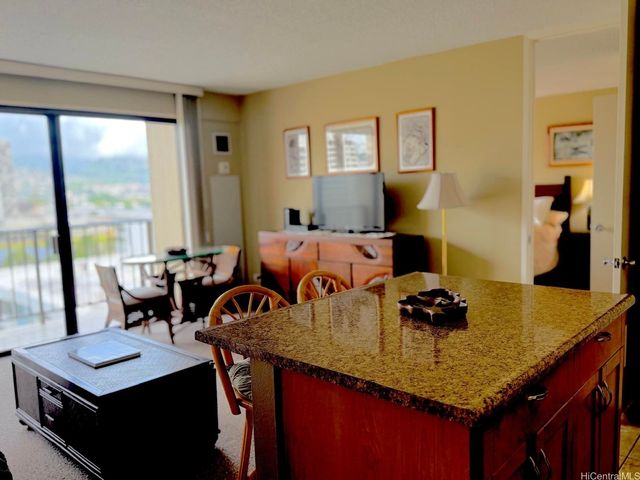2140 Kuhio Avenue 1411, Honolulu, HI 96815