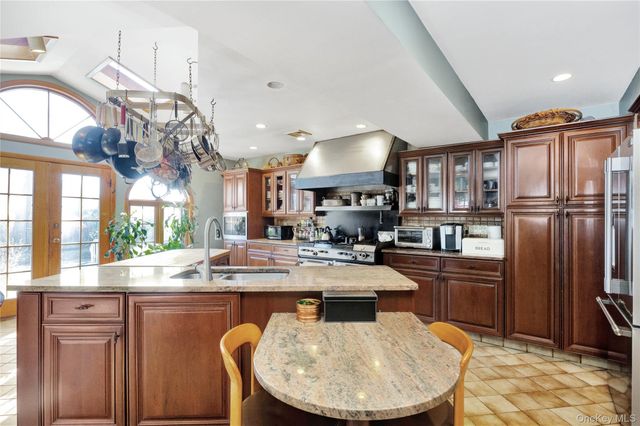 164 Waverly Avenue, East Rockaway, NY 11518