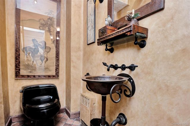 164 Waverly Avenue, East Rockaway, NY 11518