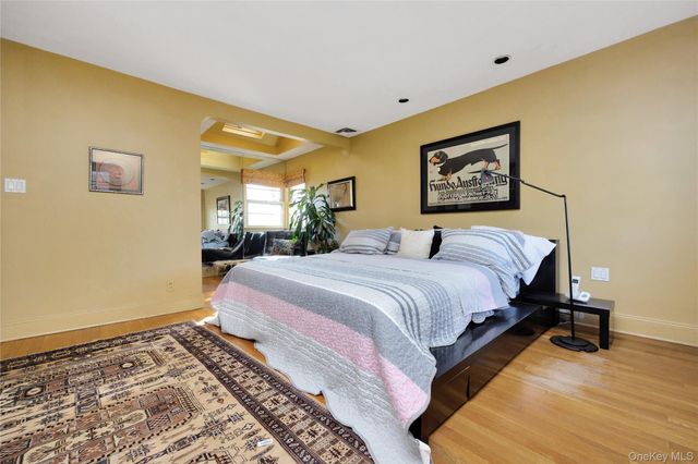 164 Waverly Avenue, East Rockaway, NY 11518