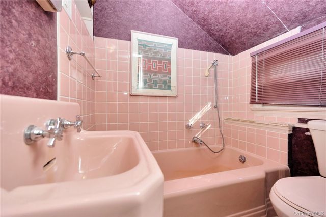 164 Waverly Avenue, East Rockaway, NY 11518