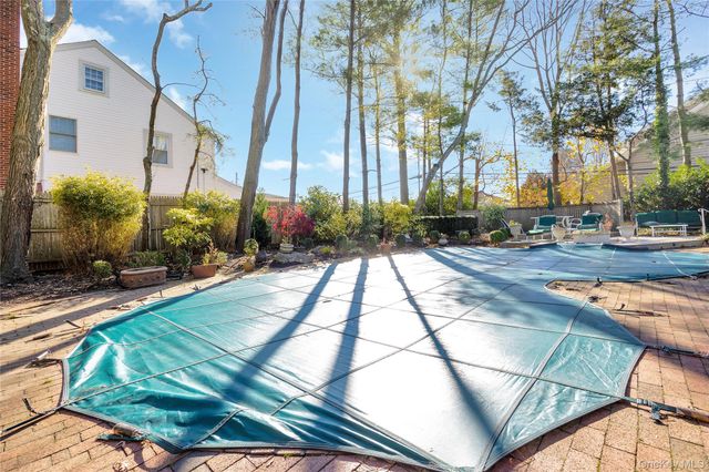 164 Waverly Avenue, East Rockaway, NY 11518