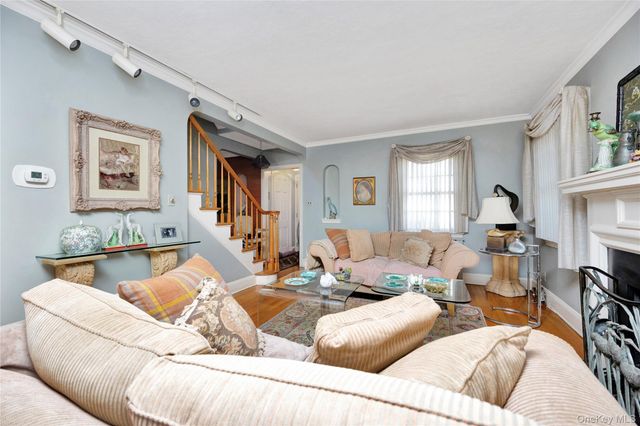 164 Waverly Avenue, East Rockaway, NY 11518