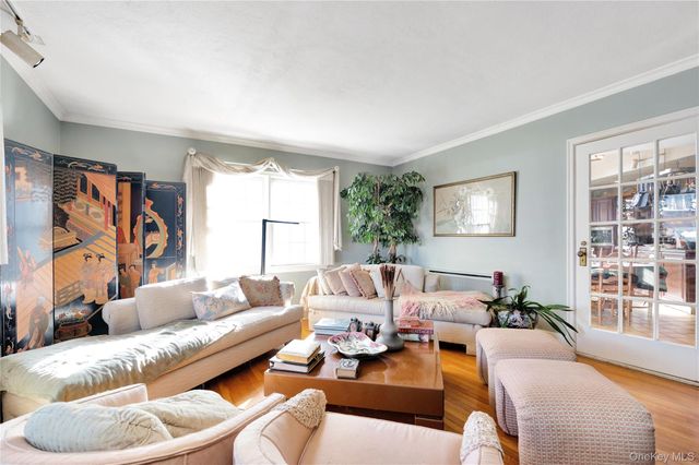 164 Waverly Avenue, East Rockaway, NY 11518