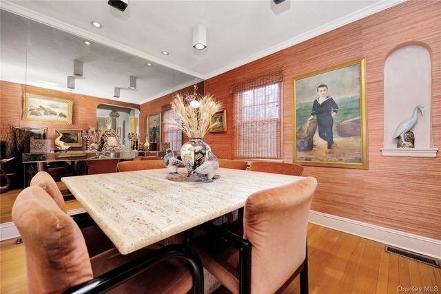 164 Waverly Avenue, East Rockaway, NY 11518