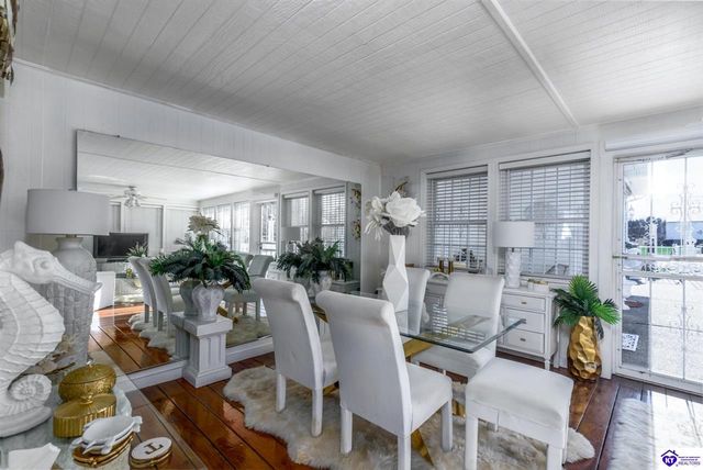 2851 S Wilson Rd, Radcliff, KY 40160