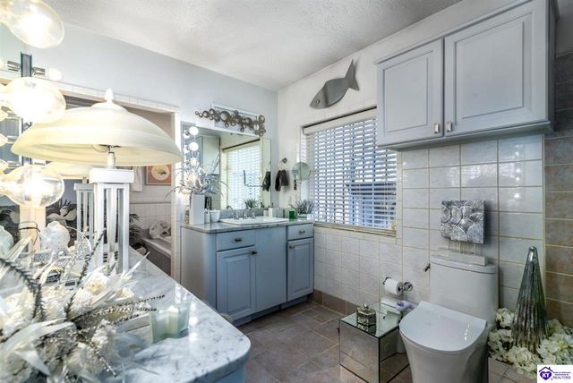 2851 S Wilson Rd, Radcliff, KY 40160