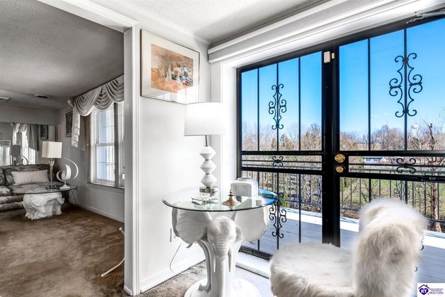 2851 S Wilson Rd, Radcliff, KY 40160