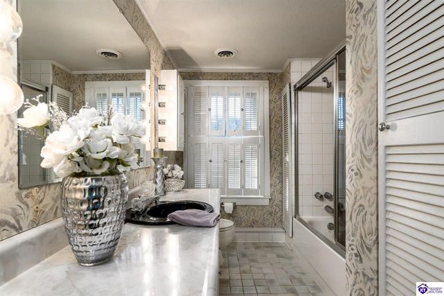 2851 S Wilson Rd, Radcliff, KY 40160