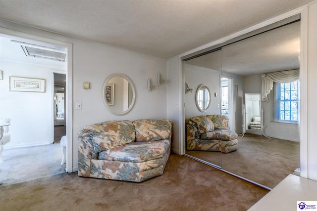 2851 S Wilson Rd, Radcliff, KY 40160