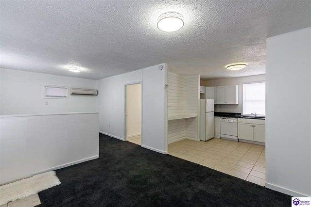 2851 S Wilson Rd, Radcliff, KY 40160