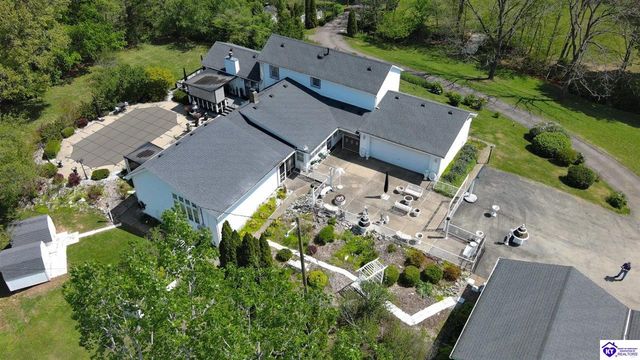 2851 S Wilson Rd, Radcliff, KY 40160