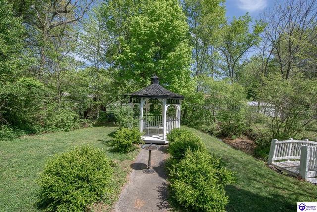 2851 S Wilson Rd, Radcliff, KY 40160