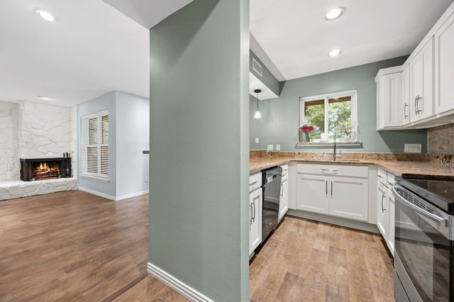 2955 Country Place Circle, Carrollton, TX 75006