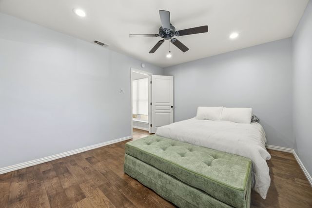 2955 Country Place Circle, Carrollton, TX 75006