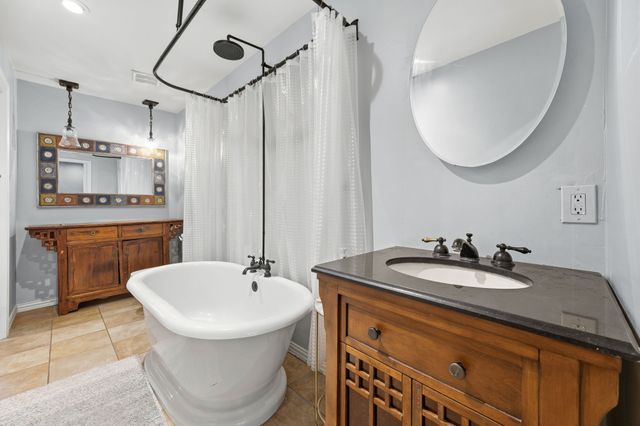 2955 Country Place Circle, Carrollton, TX 75006