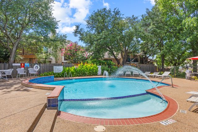 2955 Country Place Circle, Carrollton, TX 75006