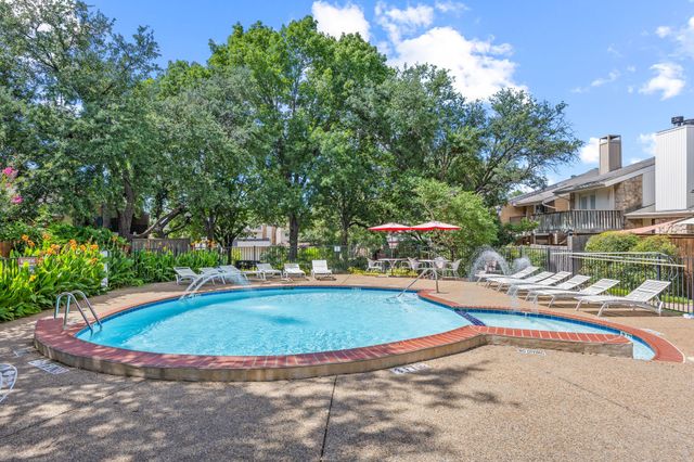 2955 Country Place Circle, Carrollton, TX 75006