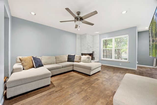 2955 Country Place Circle, Carrollton, TX 75006