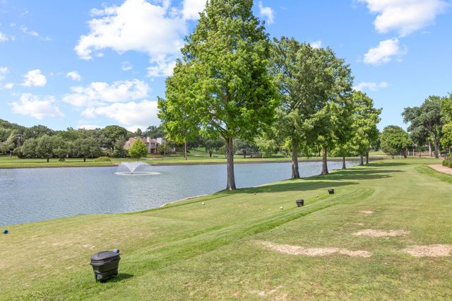 2955 Country Place Circle, Carrollton, TX 75006