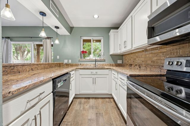 2955 Country Place Circle, Carrollton, TX 75006