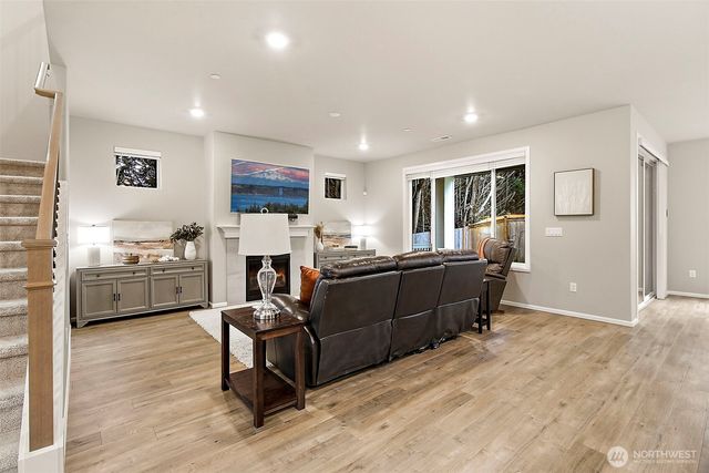 9612 S 201st Place, Kent, WA 98031