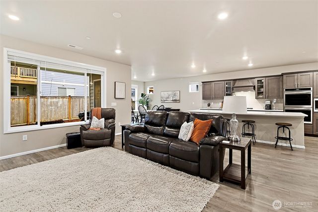 9612 S 201st Place, Kent, WA 98031