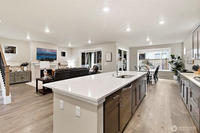 9612 S 201st Place, Kent, WA 98031