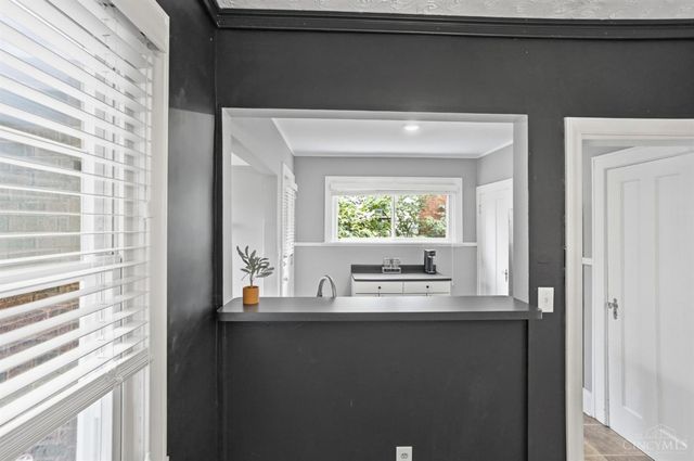 6738 Dante Avenue, Cincinnati, OH 45213