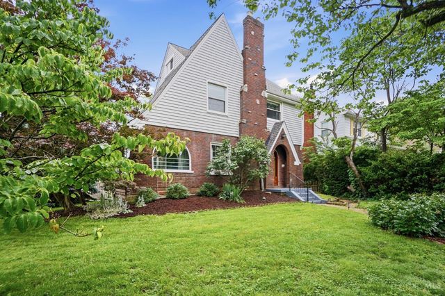 6738 Dante Avenue, Cincinnati, OH 45213