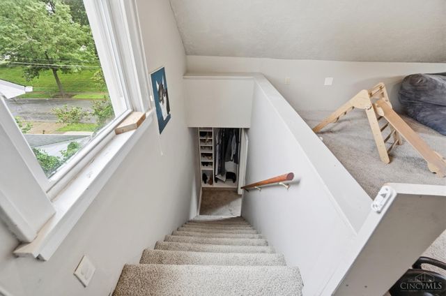 6738 Dante Avenue, Cincinnati, OH 45213