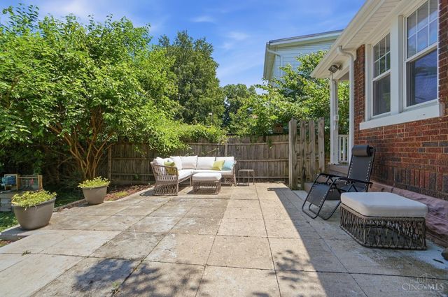 6738 Dante Avenue, Cincinnati, OH 45213