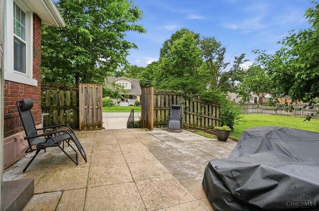 6738 Dante Avenue, Cincinnati, OH 45213