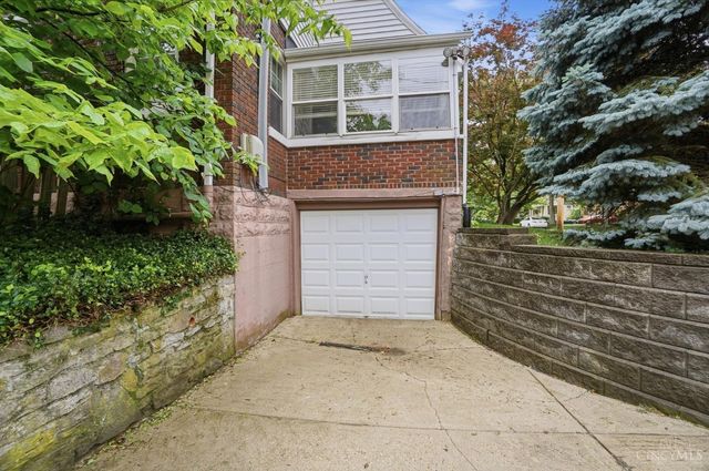 6738 Dante Avenue, Cincinnati, OH 45213