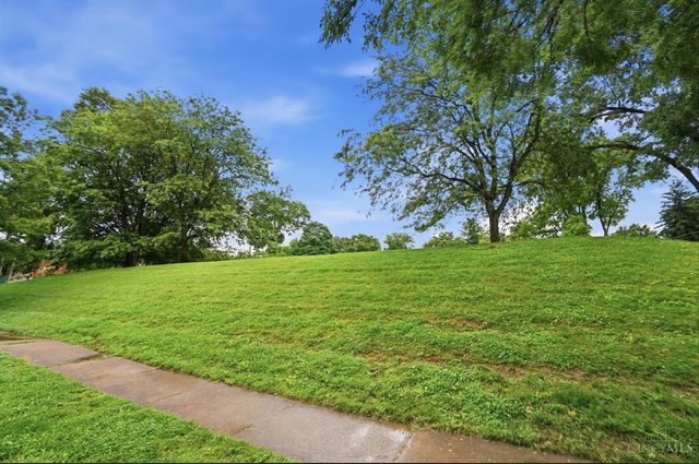 6738 Dante Avenue, Cincinnati, OH 45213