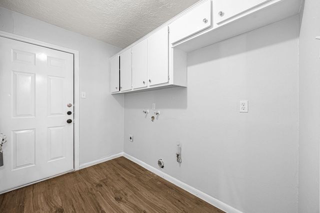 19507 Sandy Shore Lane, Humble, TX 77346