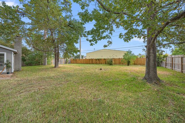 19507 Sandy Shore Lane, Humble, TX 77346