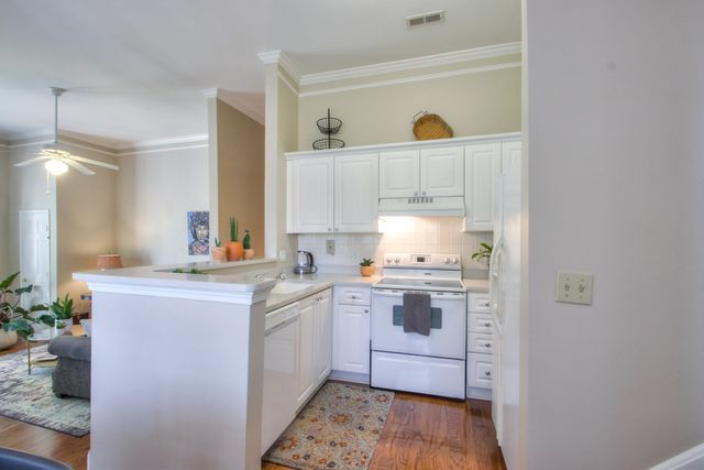 2065 Stokes Ln, Nashville, TN 37215