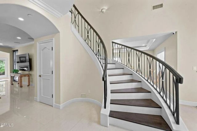 3263 New York Drive, Pasadena, CA 91107