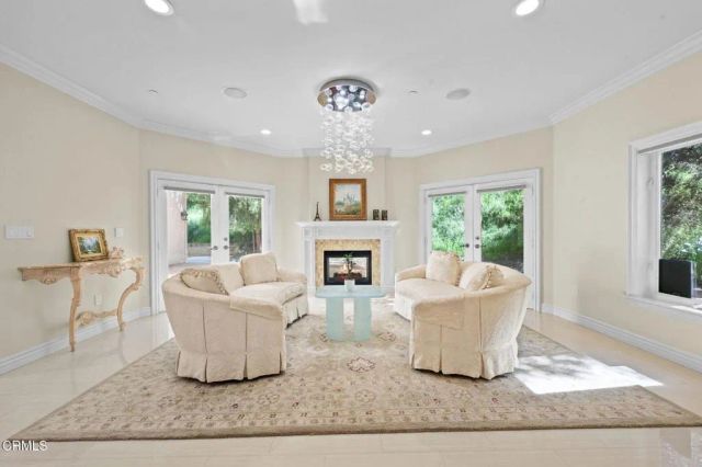 3263 New York Drive, Pasadena, CA 91107