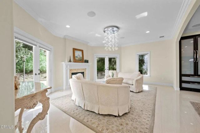 3263 New York Drive, Pasadena, CA 91107