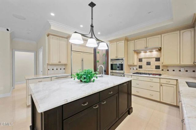 3263 New York Drive, Pasadena, CA 91107